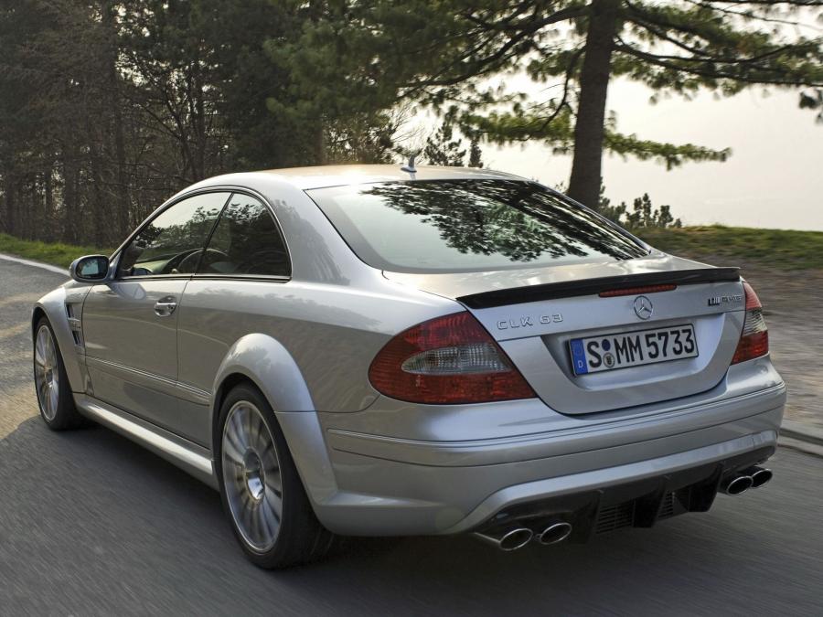  Mercedes-Benz CLK63 AMG Black Edition 2007 года  (фото 35 из 61)